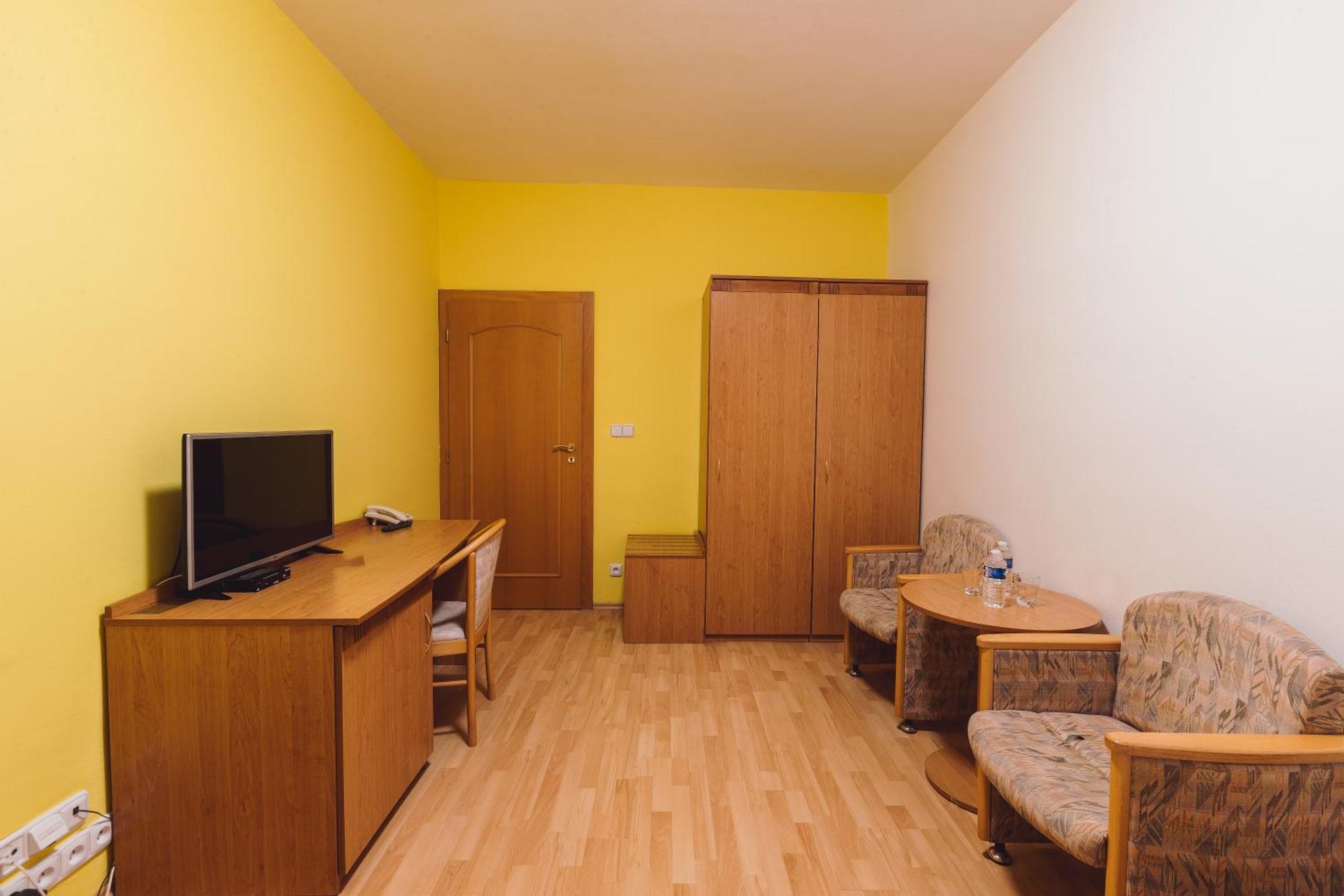 Hotel Annahof Domasov Екстер'єр фото
