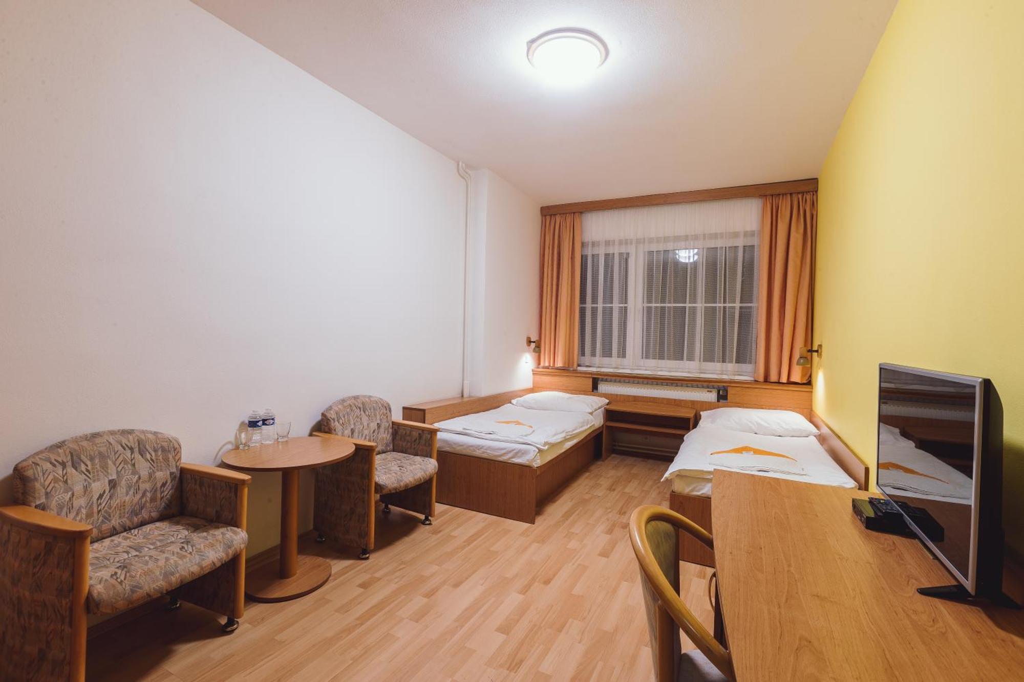 Hotel Annahof Domasov Екстер'єр фото