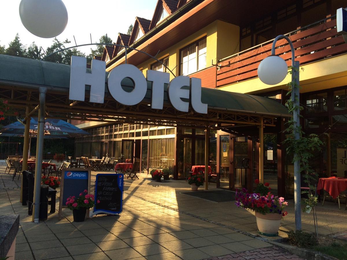 Hotel Annahof Domasov Екстер'єр фото